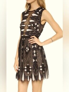 Like new!!!! BCBG Max Azria Kailey Mini Dress Size 8
